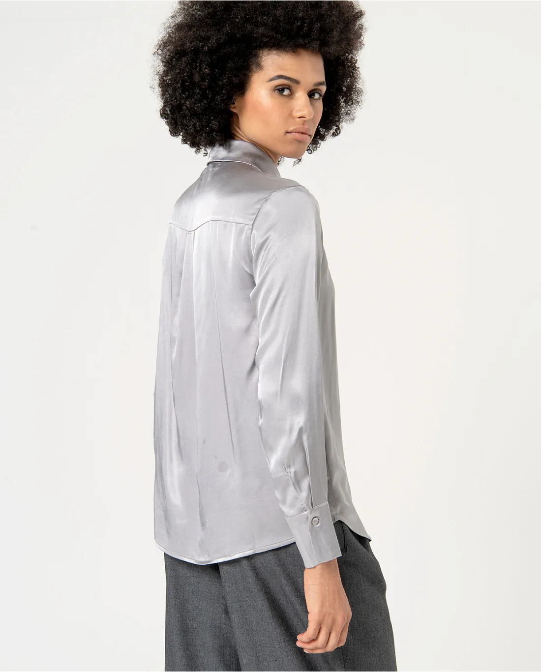 Chemise en satin avec nœud uni Gris
