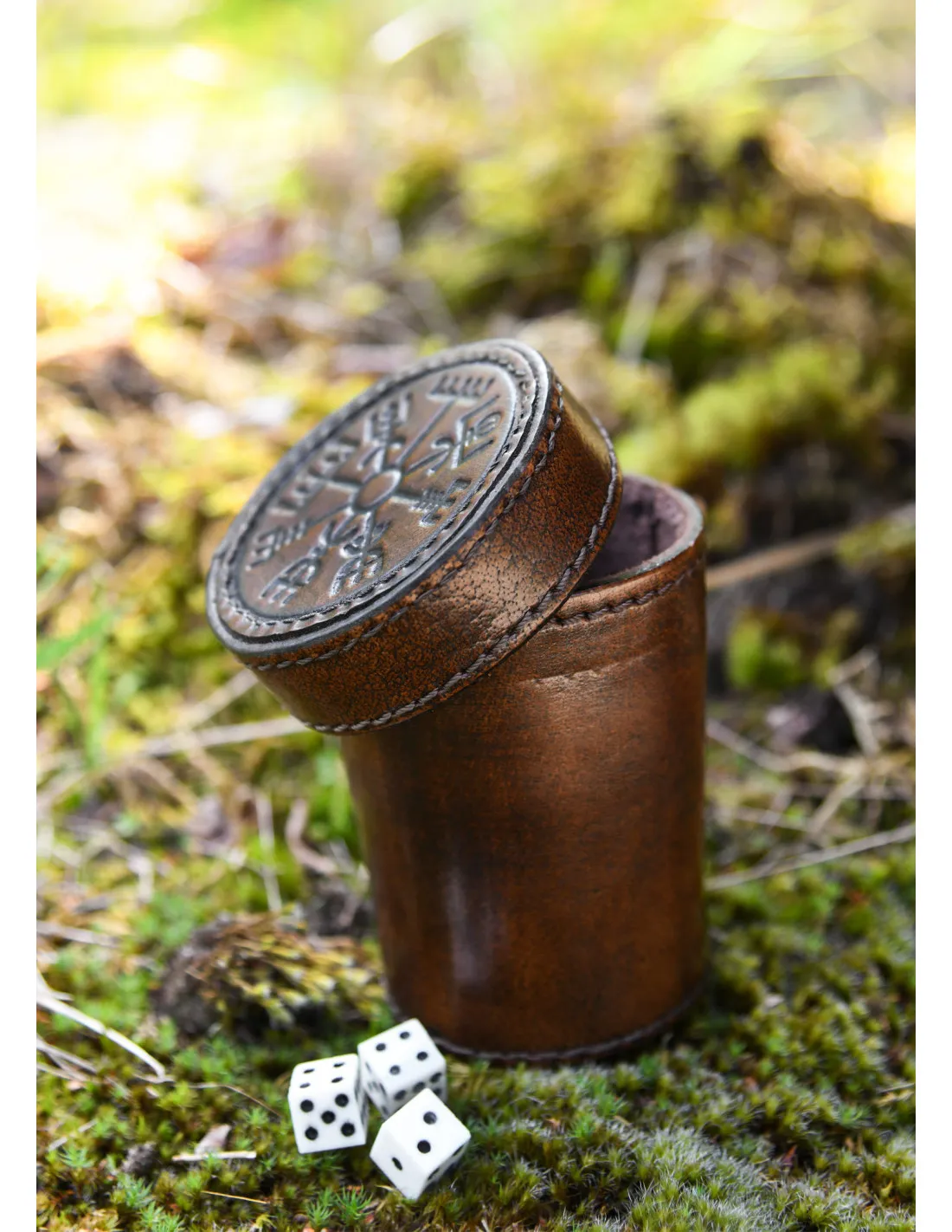 Gobelet celtique Vegvisir pour jouer aux dés ⚔️ Boutique Épées
