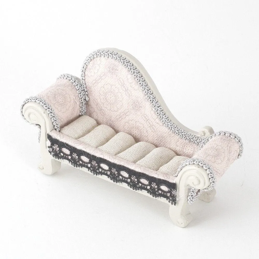 Porte bijoux bagues canapé sofa dentelle beige